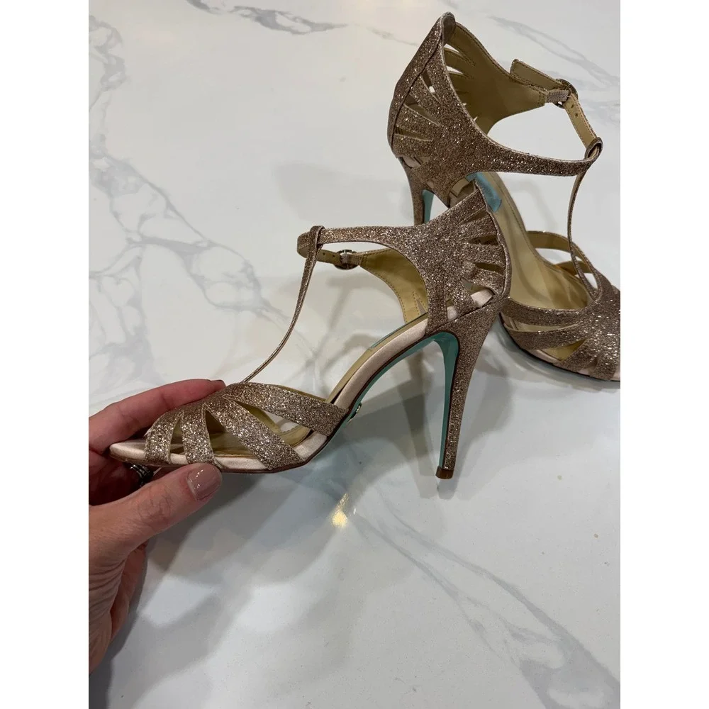 Betsey Johnson Gold Glitter T-Strap Sandals Size 7.5 Gold Women's